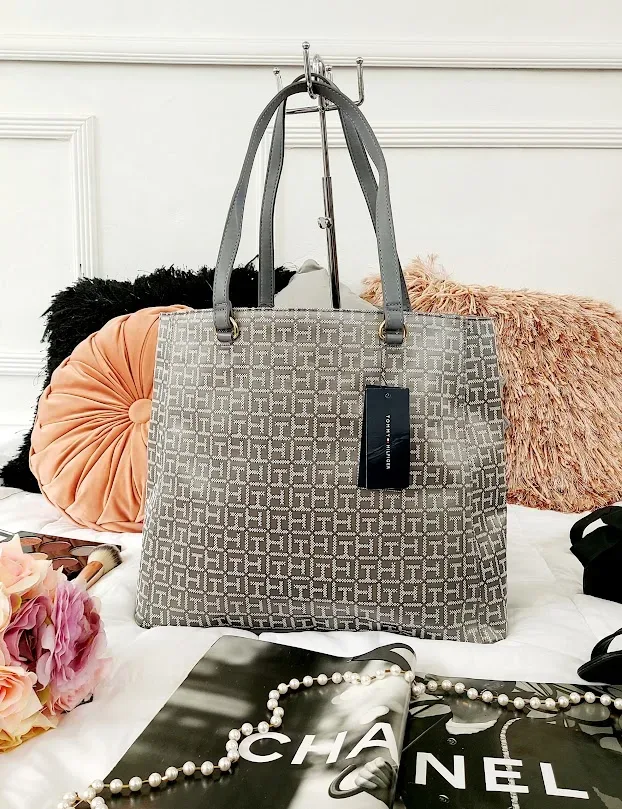 Bolso Tommy Hilfiger para dama color gris
