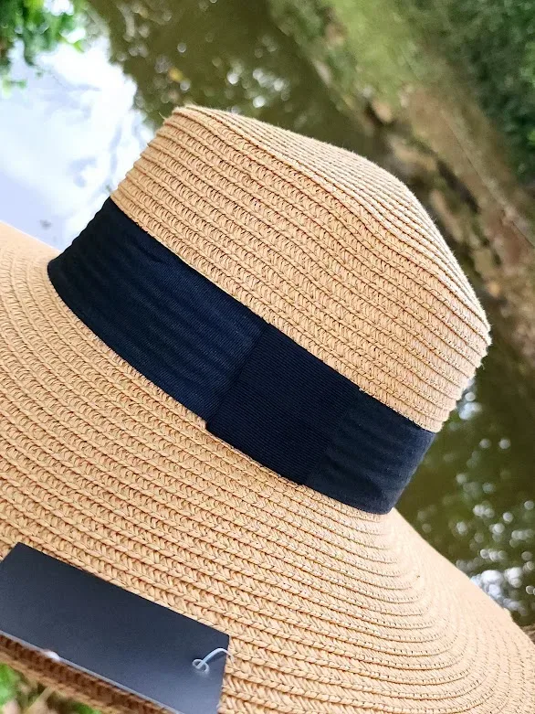Sombrero para dama color beige oscuro