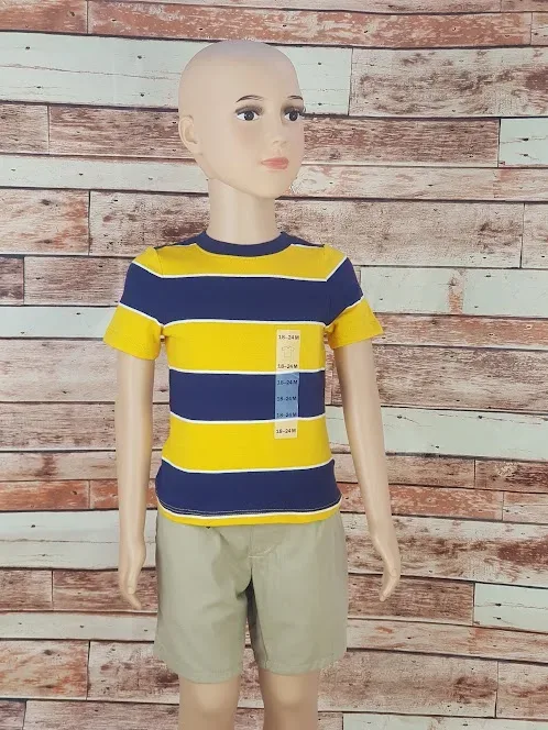 Camiseta para niño Old Navy con diseño a rayas