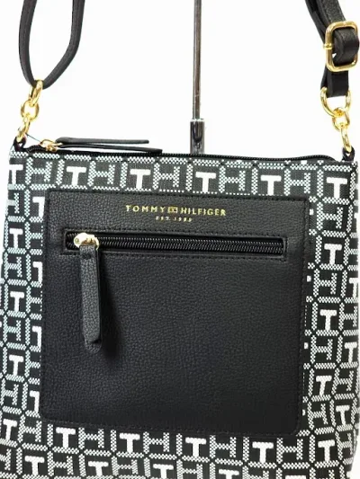 Bolso Tommy Hilfiger color negro