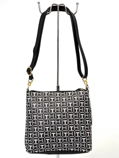 Bolso Tommy Hilfiger color negro