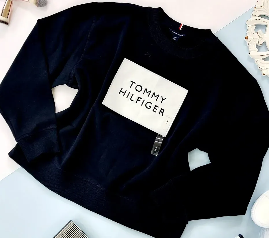 Sueter Tommy Hilfiger para dama color azul oscuro