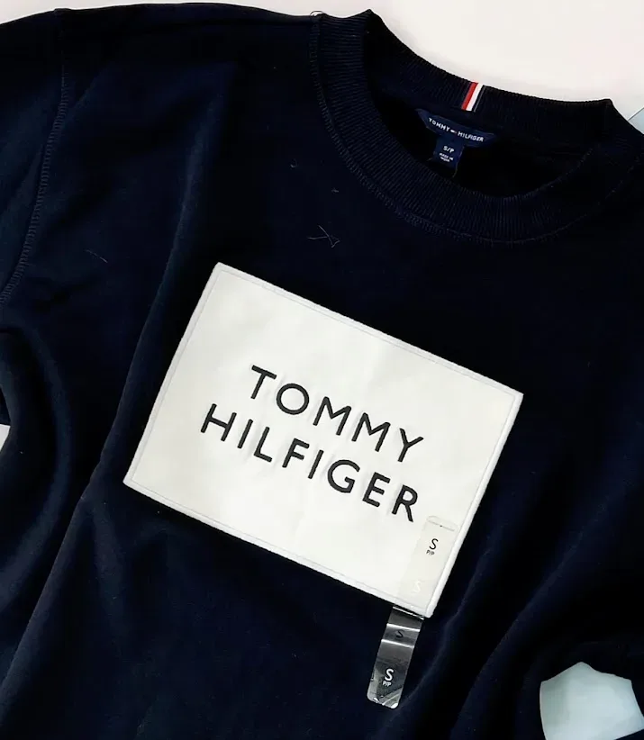 Sueter Tommy Hilfiger para dama color azul oscuro