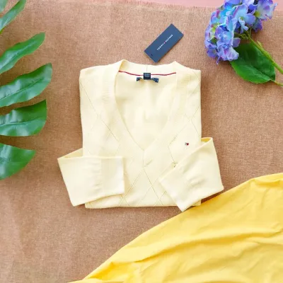 Suéter Tommy Hilfiger para dama color amarillo