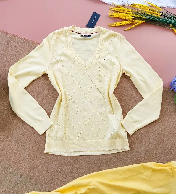 Suéter Tommy Hilfiger para dama color amarillo