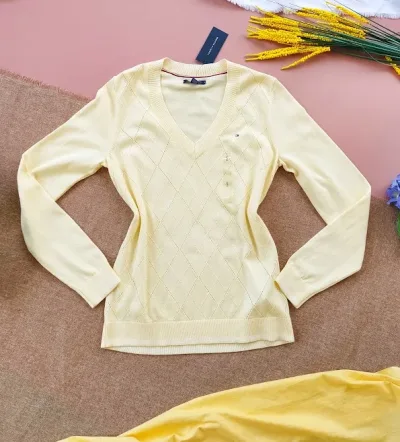 Suéter Tommy Hilfiger para dama color amarillo