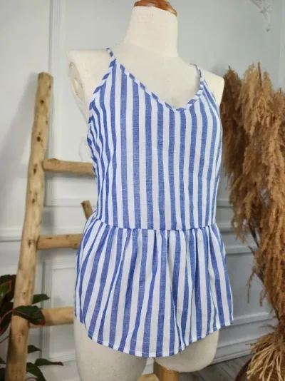 Blusa para dama color celeste con diseño de rayas