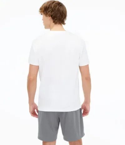 Camiseta Aereopostal color blanca.