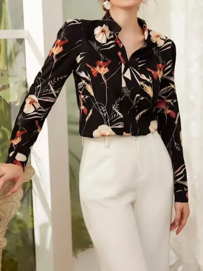 Blusa para dama color negro con estampado floral