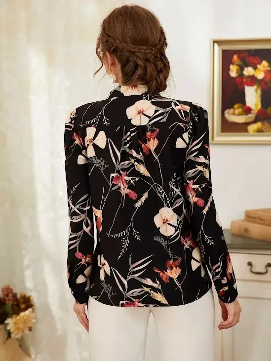 Blusa para dama color negro con estampado floral