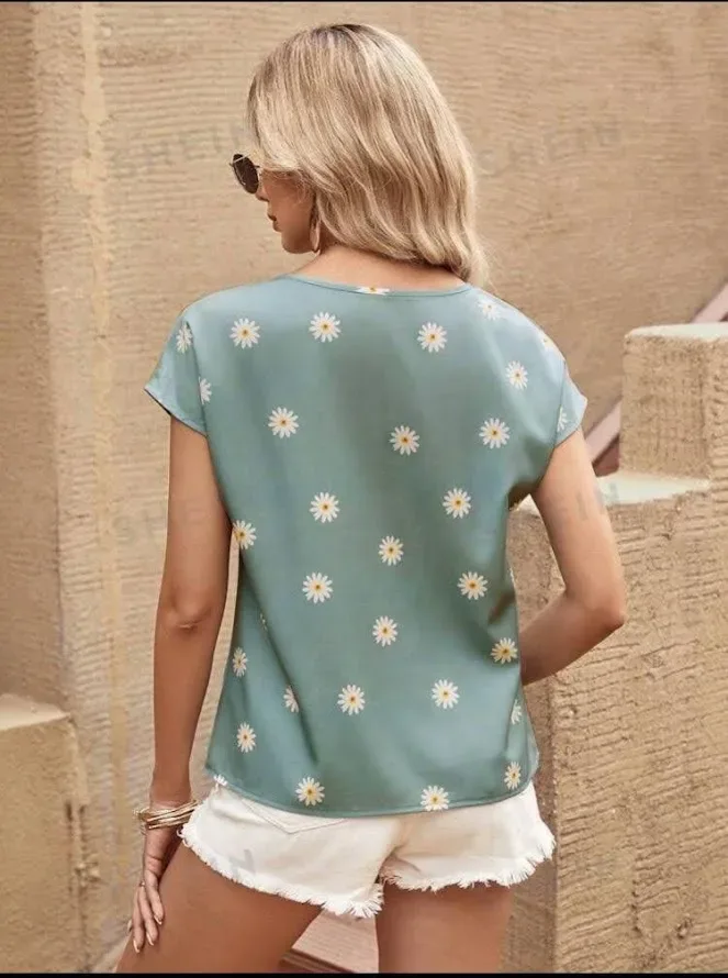 Blusa para dama con flores blancas
