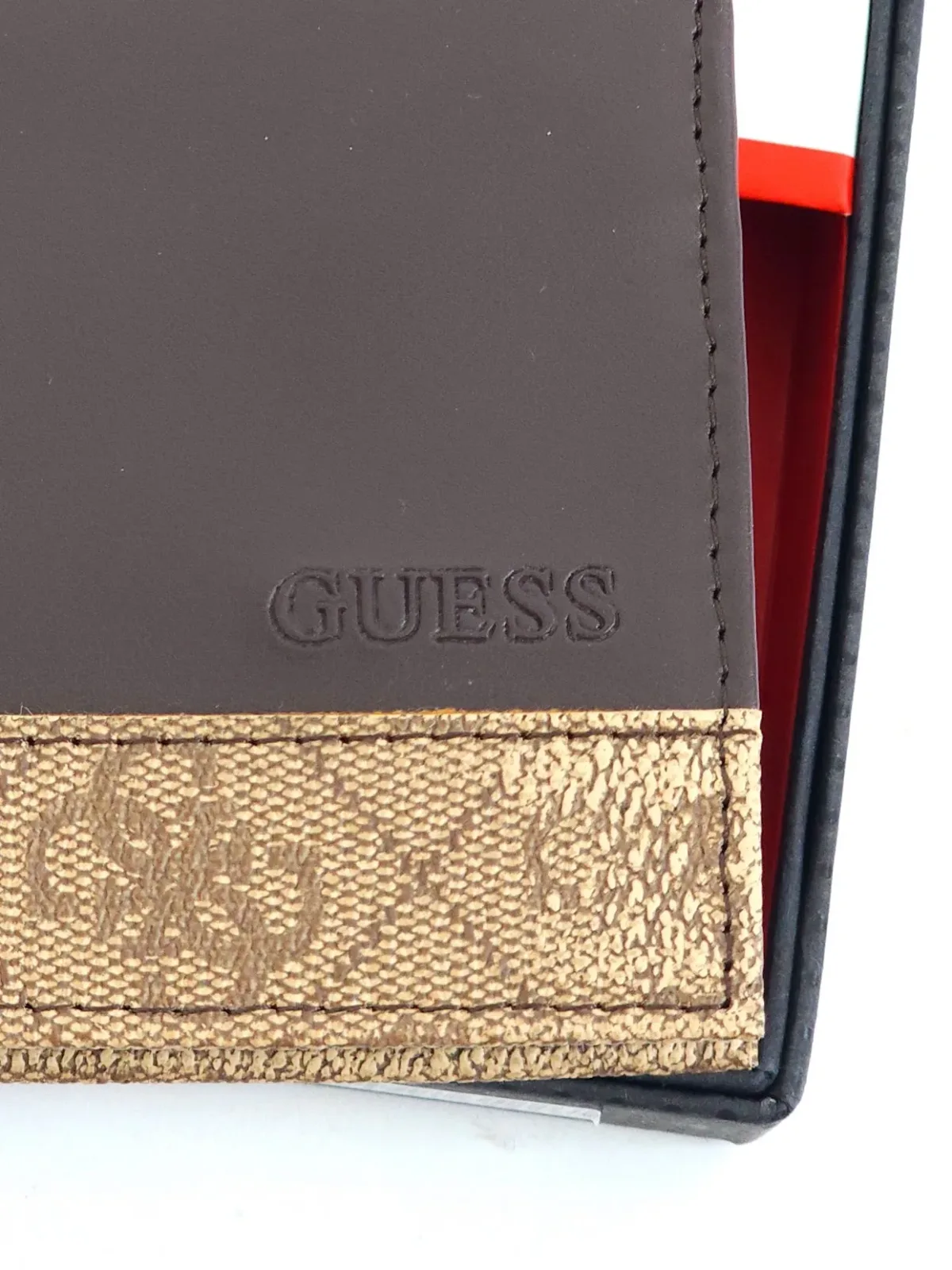 Billetera Guess para caballero color café