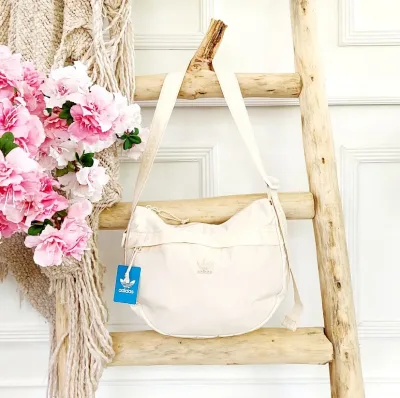Bolso de hombro ADIDAS para dama color beige