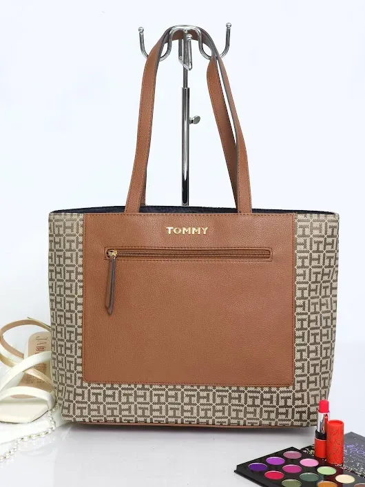 Bolso de hombro Tommy Hilfiger para dama color café