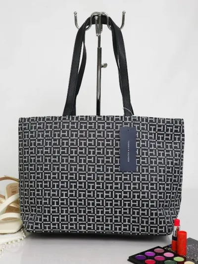 Bolso de hombro Tommy Hilfiger para dama color negro