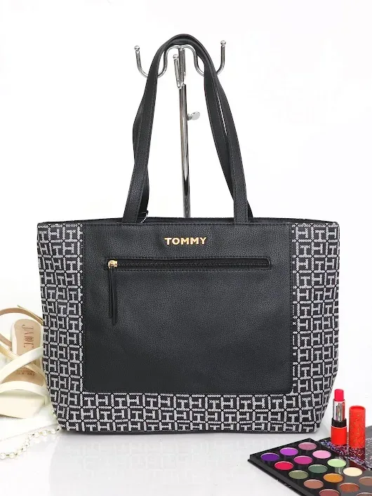 Bolso de hombro Tommy Hilfiger para dama color negro