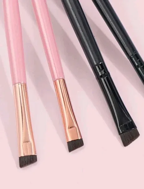 Set de brochas de maquillaje color rosa y negro