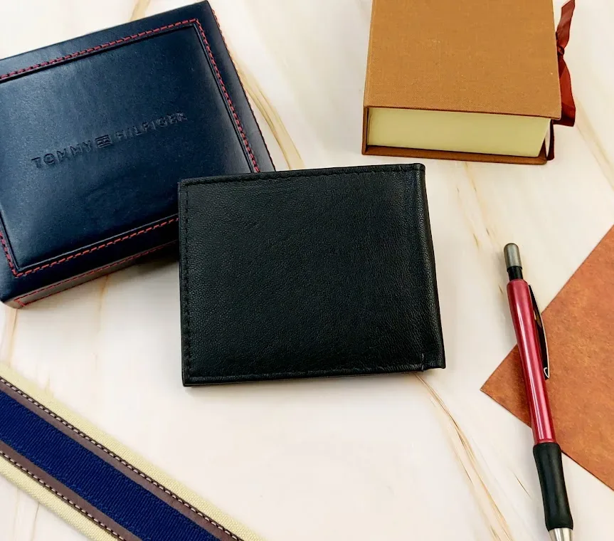 Billetera Tommy Hilfiger color negro