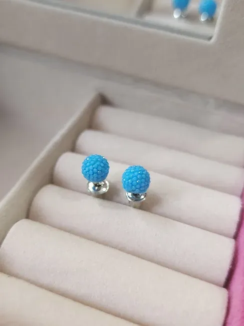 Par de aretes para dama diseño de bolita azul