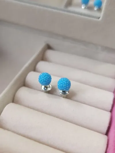 Par de aretes para dama diseño de bolita azul