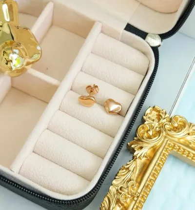 Par de aretes de acero inoxidable para dama diseño corazón