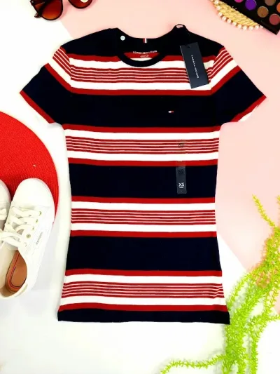 Camiseta Tommy Hilfiger para dama diseño a rayas