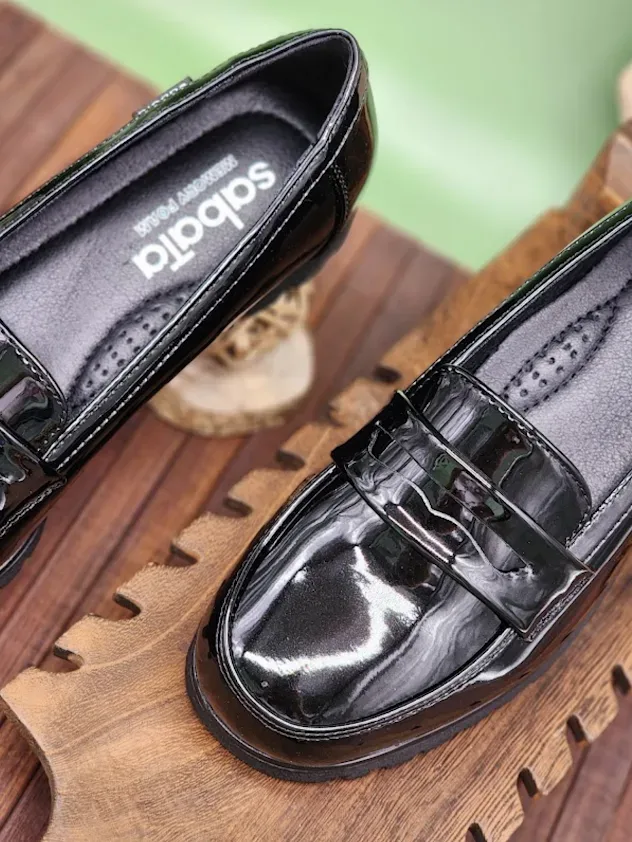 Mocasines Layla-75 Black Pat Pu