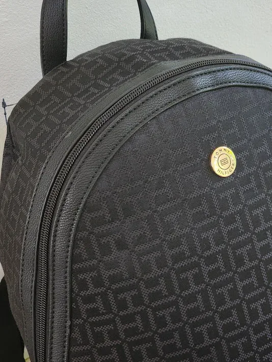 Bolso Tommy Hilfiger para dama XW03752-9710GJ COLOR NEGRO
