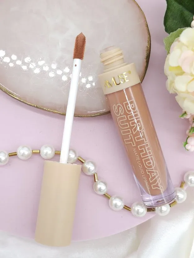 Labial AMUSE liquido matte tono Seamless