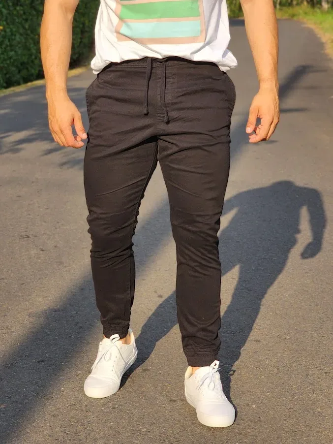 Jogger para Caballero Estivaneli color negro