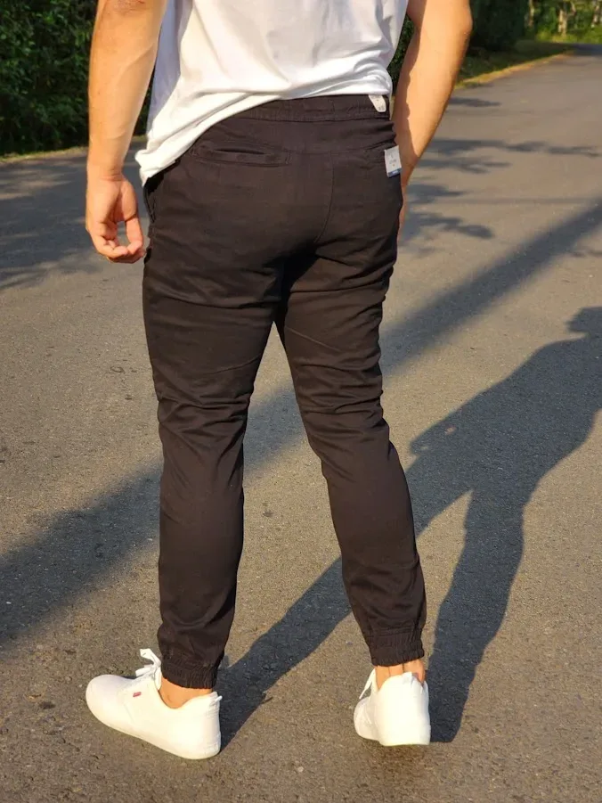 Jogger para Caballero Estivaneli color negro