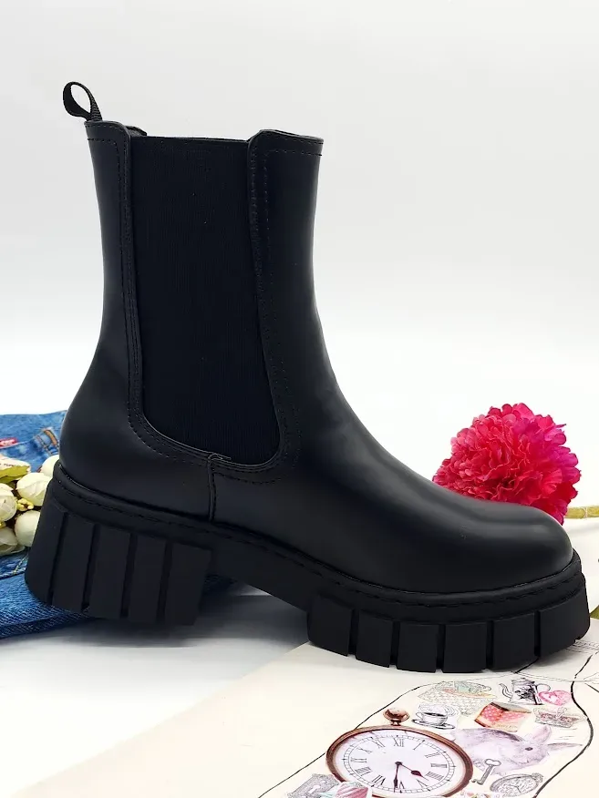 Botas Coral Cher All Black Pu