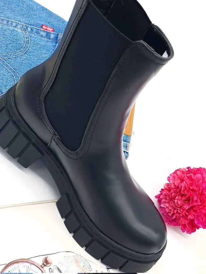 Botas Coral Cher All Black Pu