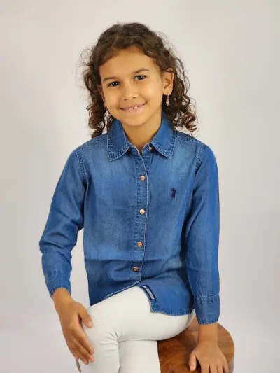 Blusa azul Cambridge Polo Club para niña
