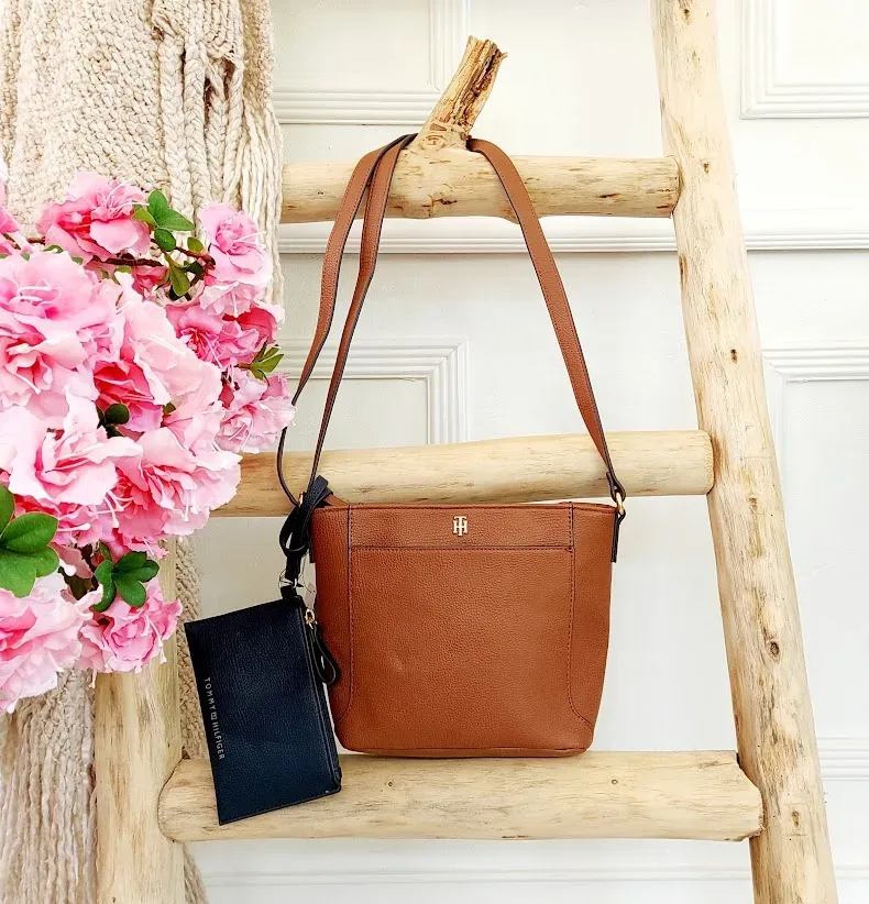 Bolso de hombro Tommy Hilfiger color café