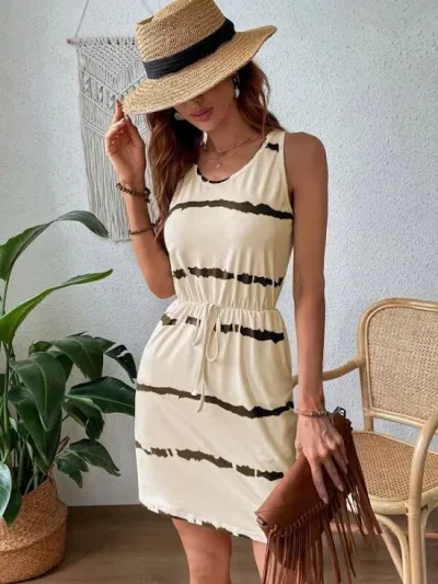 Vestido para dama color crema con diseño de lineas