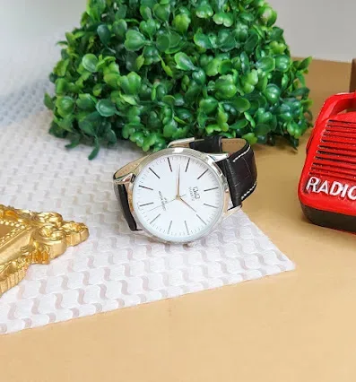 Reloj Q&Q para caballero color negro y plateado
