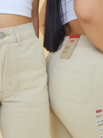 Pantalón Levi´s para dama UTILITY PANTS 0003