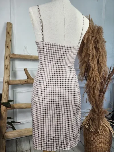 Vestido para dama color beige con diseño de cuadros