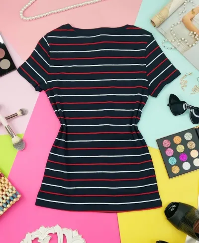 Camiseta Tommy Hilfiger para dama diseño a rayas color rojo, azul y blanco