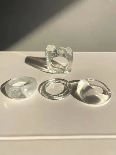 Set de anillos trasparentes con diferentes formas