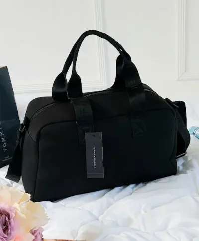 Bolso Tommy Hilfiger para dama color negro