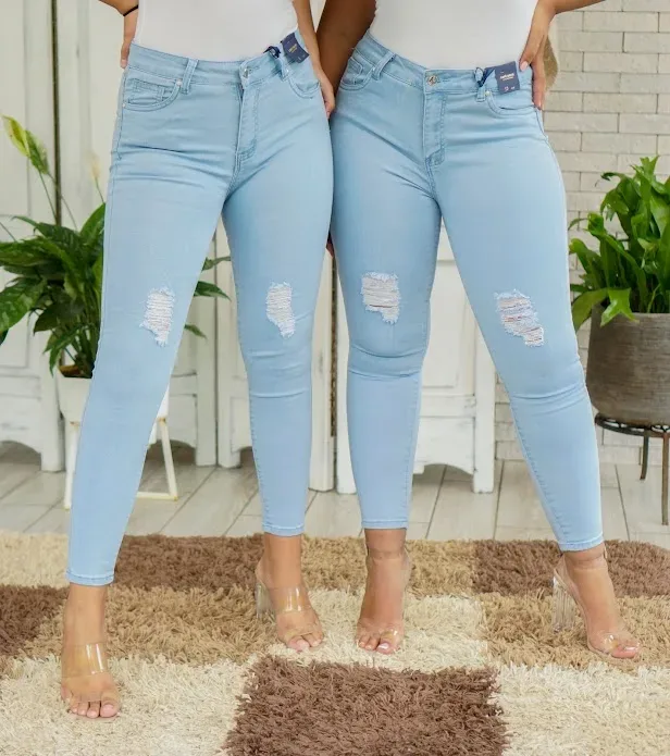 Jeans para dama Café Siete 10638A color celeste