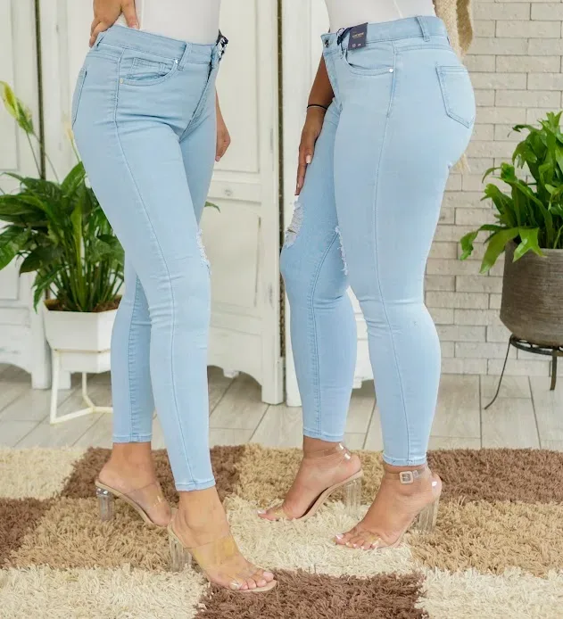 Jeans para dama Café Siete 10638A color celeste