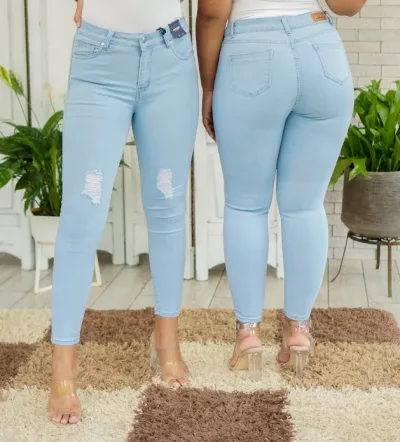 Jeans para dama Café Siete 10638A color celeste