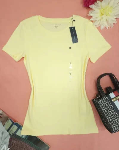 Camiseta Tommy Hilfiger para dama color amarillo