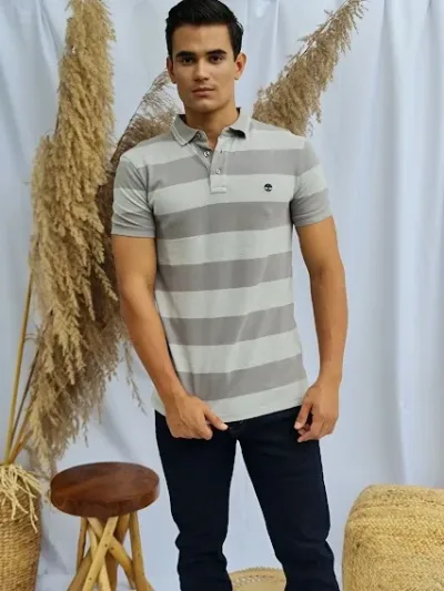 Camiseta Timberland para caballero color gris claro con franjas