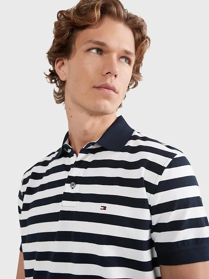 Camiseta Tommy Hilfiger para caballero diseño de rayas