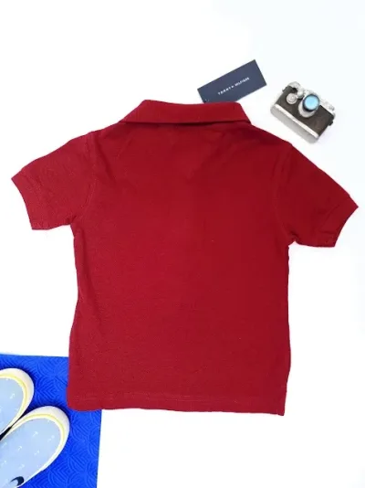 Camiseta Tommy Hilfiger para niño color vino