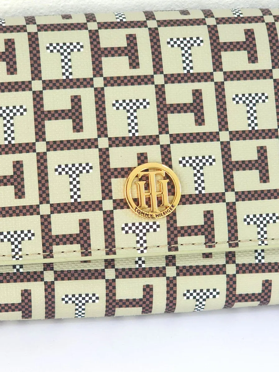 Cartera Tommy Hilfiger para Dama color beige y café